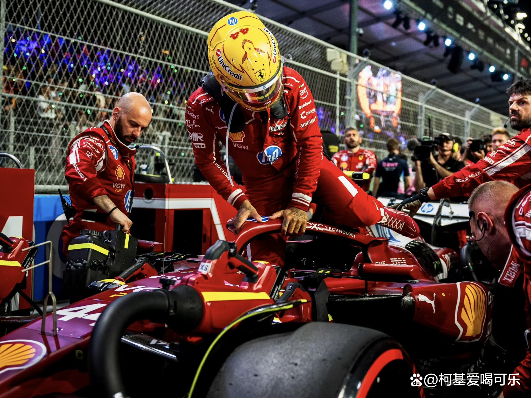 迈凯伦完胜红牛二队,维斯塔潘点燃赛场 迈凯伦完胜红牛二队,维斯塔潘点燃赛场