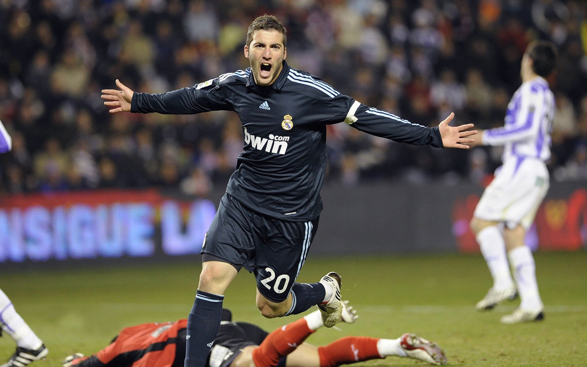 西甲惊变,比利亚雷亚尔强压巴萨,国家德比前的权力更迭序曲