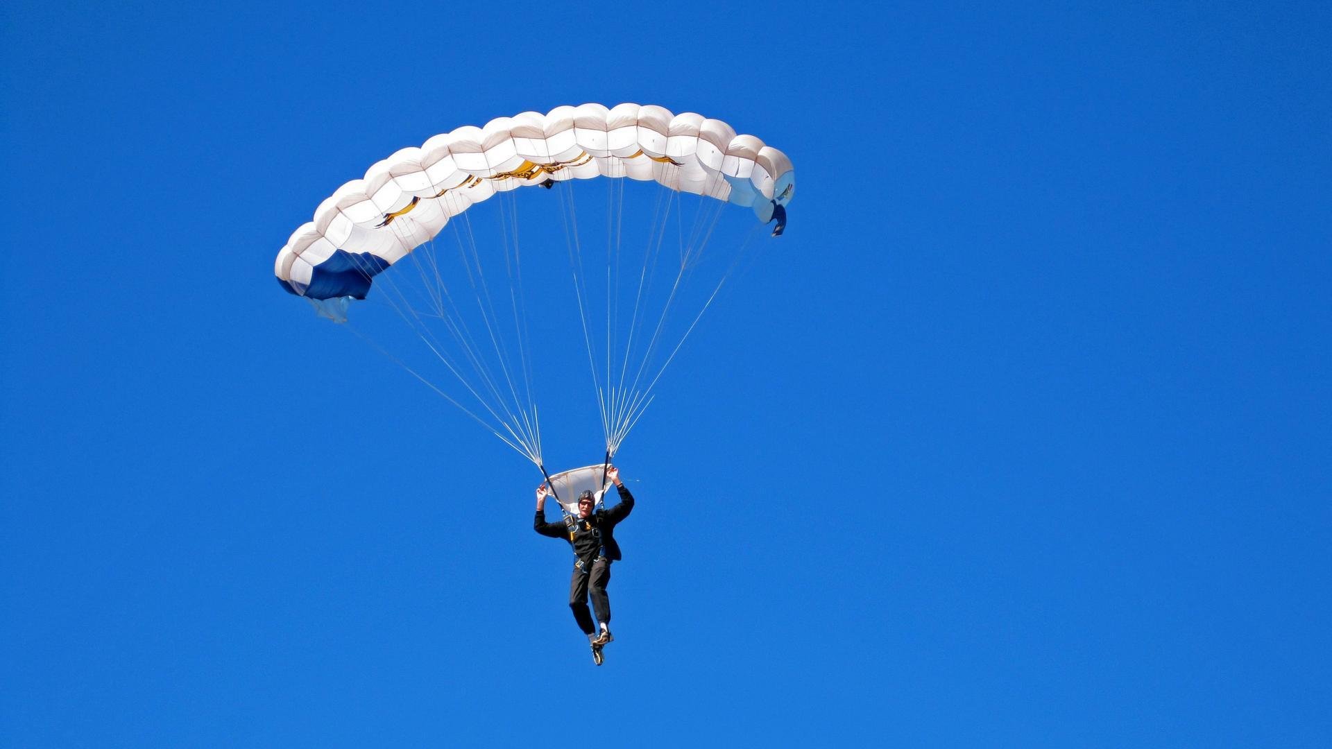 埃及险胜比利时,F1年度争冠的文明交锋